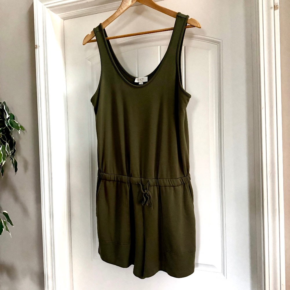 LOFT Outlet Olive Green Sleeveless Tank Romper Shorts Size M EUC Stretch
